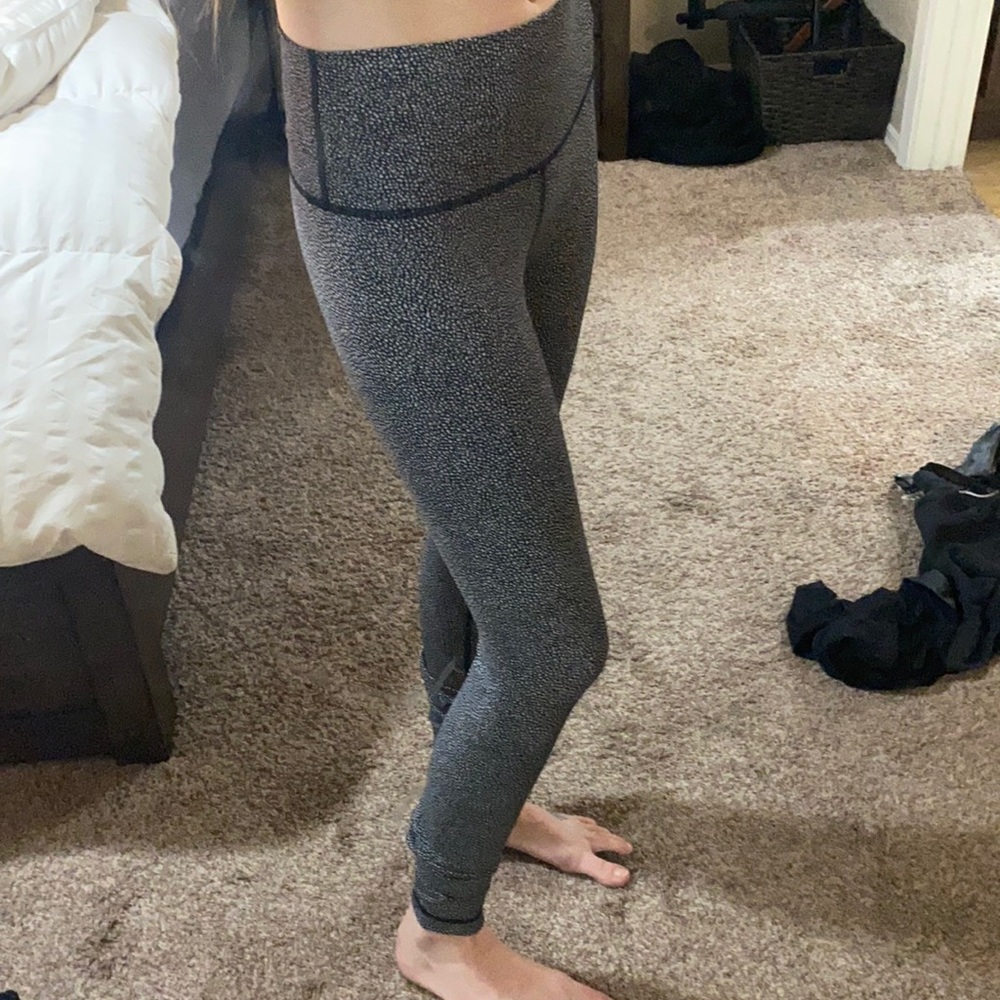 Black and white Lululemon leggings